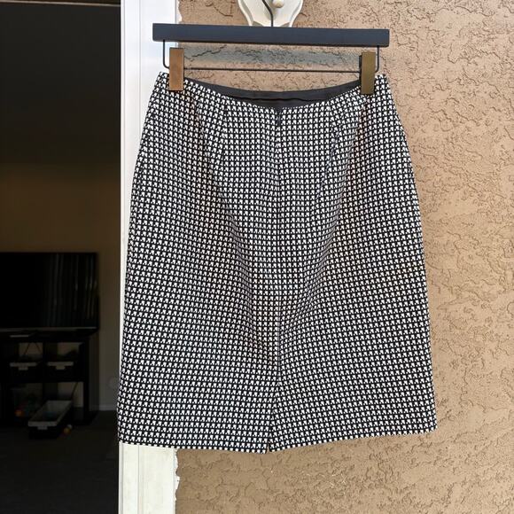 Peter Nygard black and white checkered skirt, women's size 8 - Picture 4 of 5